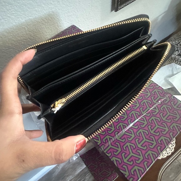 New Tory burch MCGRAW ZIP CONTINENTAL WALLET black - Picture 4 of 6